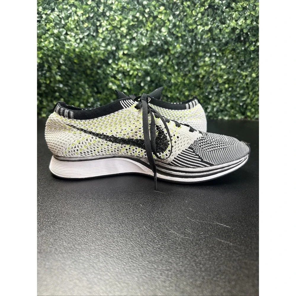 Nike Flyknit Racer Womens Sneakers Size 7 Athletic Running Shoes 526628-011